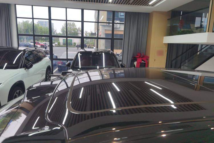 Used Nio ES8 2023 75 kWh Executive Edition
