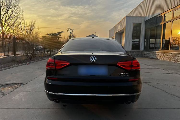 Used Volkswagen Passat 2017 330TSI DSG Luxury Edition
