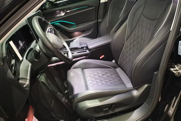 Used Volkswagen Magotan 2024 380TSI DSG Prestige Edition DaMai Package
