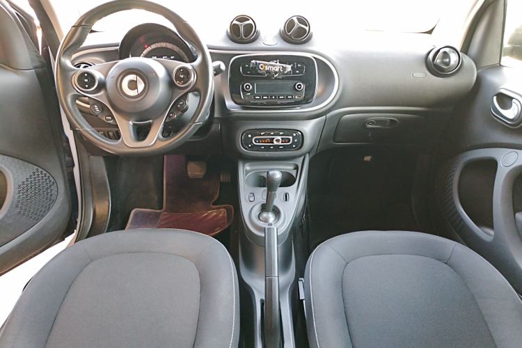 Used  fortwo 2019 0.9T 66kW Hardtop Wind Power Edition China VI
