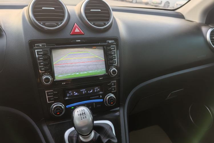 Used Haval H6 2015 Upgraded Model 1.5T Manual Two-Wheel Drive Elite Version
