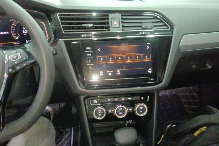 Used Volkswagen Tiguan L 2021 280TSI Automatic Two-Wheel Drive Smart Edition
