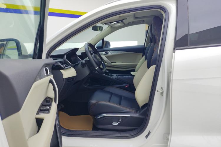 Used Lynk & Co 06 EM-P 2022 PHEV 84 km Range Pro Version
