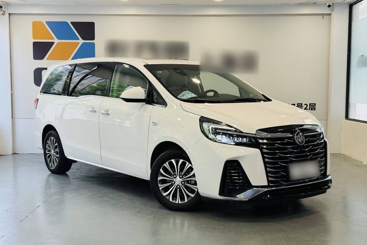 Used Buick GL8 2023 Facelifted Land Cruiser Executive Luxury Version
