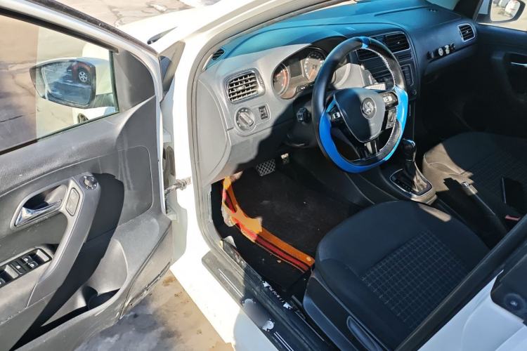 Used Volkswagen Polo 2016 1.6L Automatic Comfort Model
