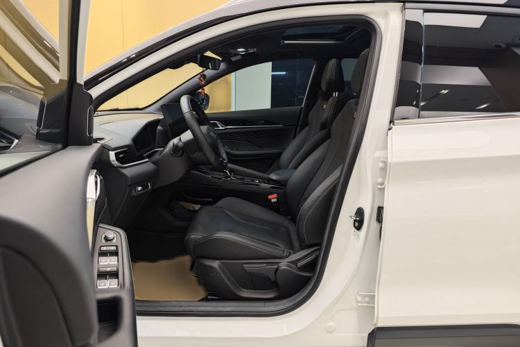 Used Geely Auto Coolray 2025 Bin Yue L 1.5T DCT Starlight Edition
