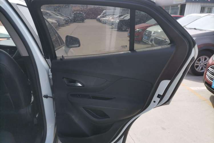 Used Buick Encore 2018 18T Automatic Two-Wheel Drive Urban Fashion Model
