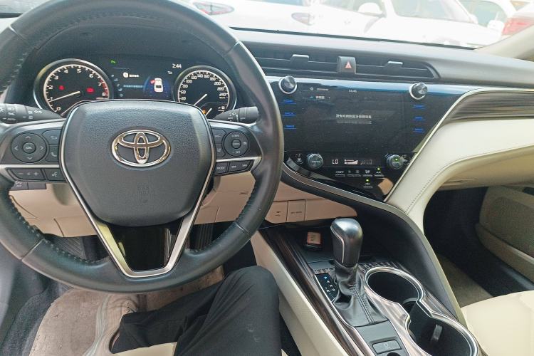 Used Toyota Camry 2019 Revised Version 2.0G Luxury Edition
