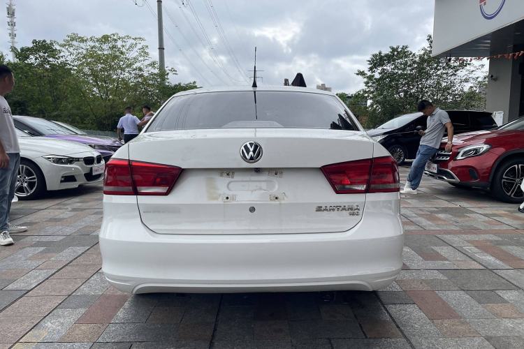 Used Volkswagen Santana 2015 1.6L Manual Fashion Edition
