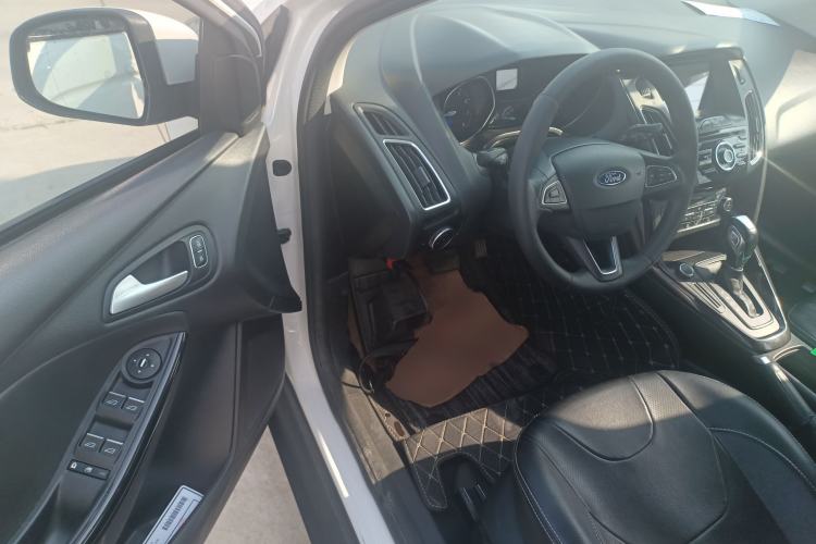 Used Ford Focus 2017 Sedan 1.6L Automatic Fashion Edition Smart Drive Version
