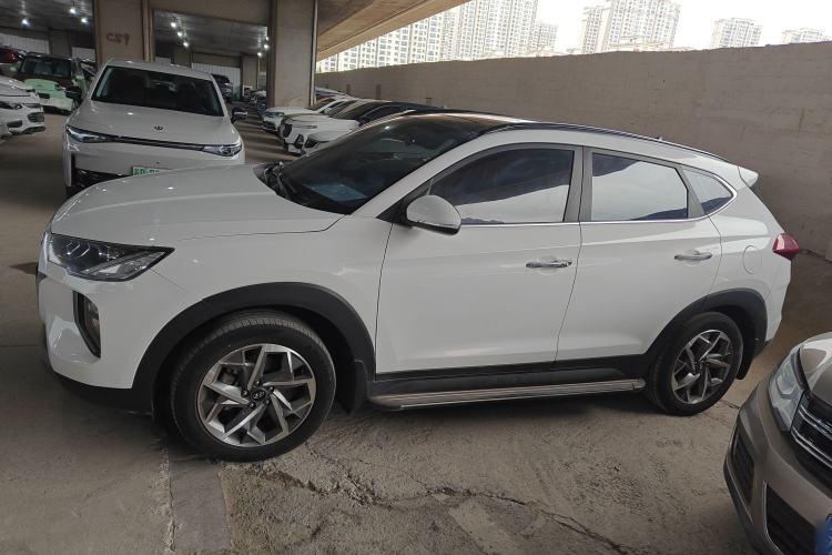 Used Hyundai Tucson 2019 280TGDi Dual-Clutch Two-Wheel Drive Fashion Edition China VI Standard
