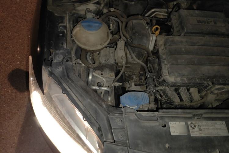 Used Volkswagen Santana 2015 1.6L Manual Comfort Edition
