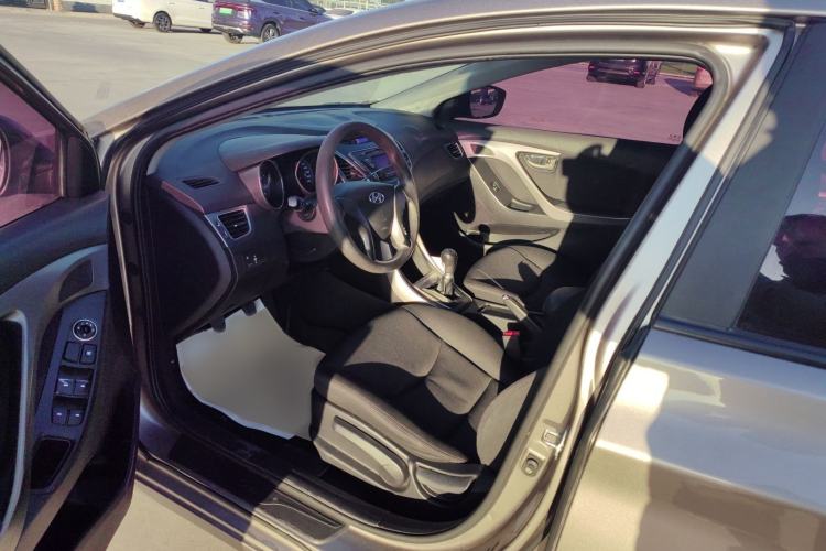 Used Hyundai Elantra (5th Generation / Langdong) 2015 1.6L Manual Fashion Edition