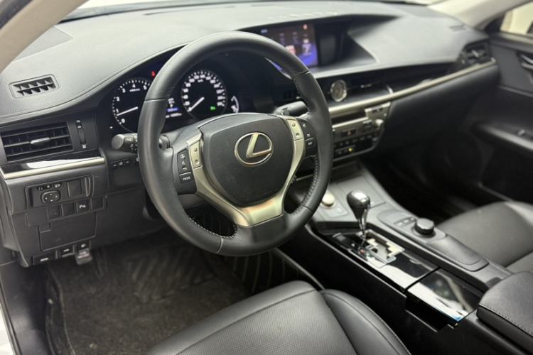 Used Lexus ES 2014 250 Elite Edition
