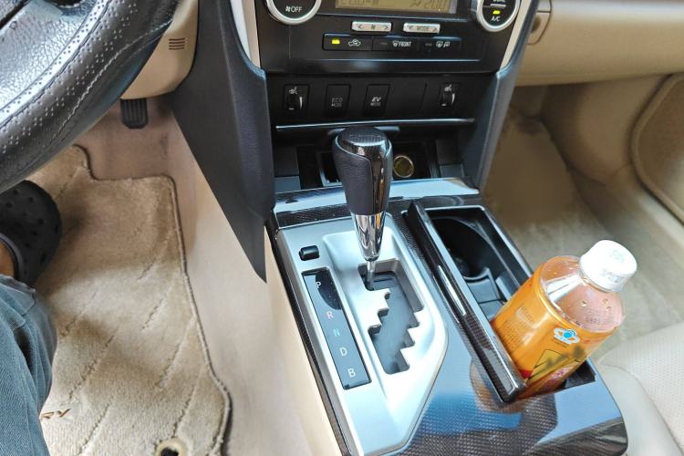 Used Toyota Camry 2012 Luxurious Edition 2.5HG Zunrui
