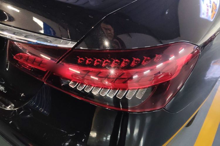 Used Mercedes-Benz E-Class 2022 Second Facelift E 300 L Fashion Edition
