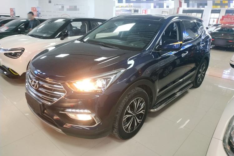 Used Hyundai Santa Fe 2017 2.0T Automatic Two-Wheel Drive Smart Version 7 Seats