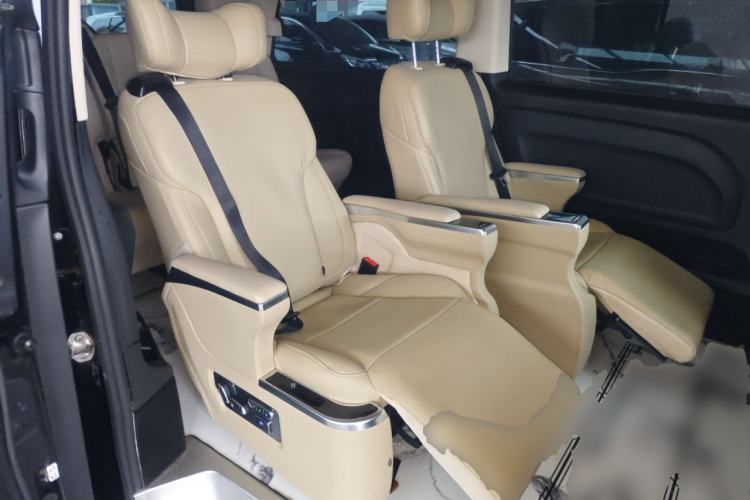 Used Mercedes-Benz Vito 2023 2.0T Elite Version 7 Seats