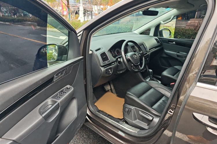 Used Volkswagen Sharan 2018 380TSI Luxury 7-Seater
