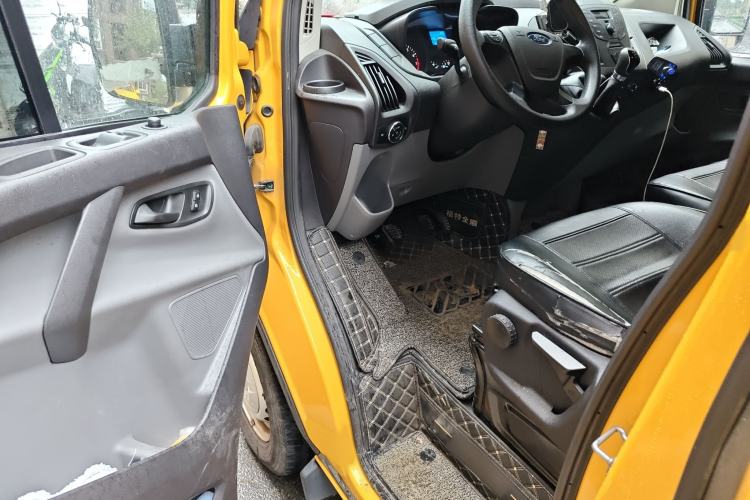 Used Ford Transit 2019 2.0T Gasoline Multi-Purpose Commercial Vehicle Short Wheelbase Low Roof 6-Seater China VI Standard