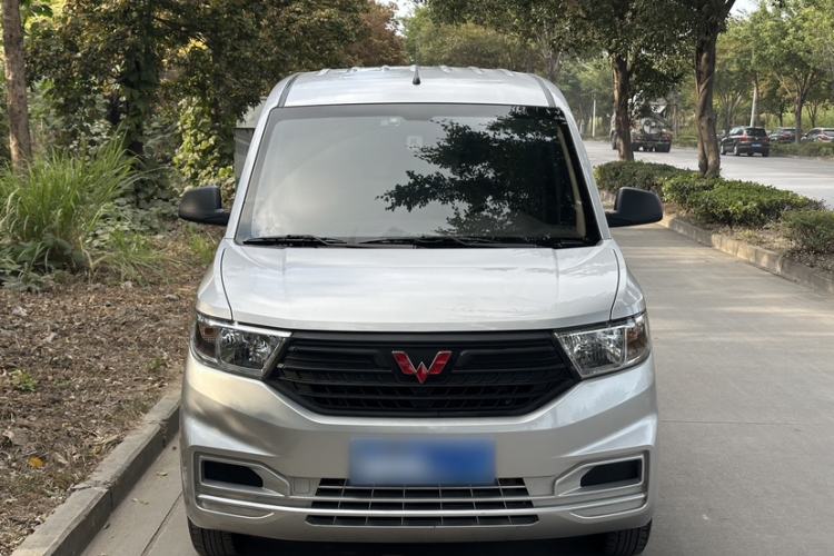Used Wuling Hongguang V 2022 1.5L Jingqu Edition Enclosed-Window Vehicle with Electric Power Steering LAR
