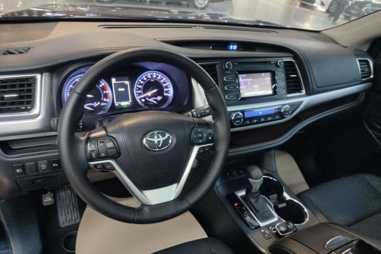 Used Toyota Highlander 2018 2.0T Four-Wheel Drive Luxury Edition 7 Seats China V Emission Standard
