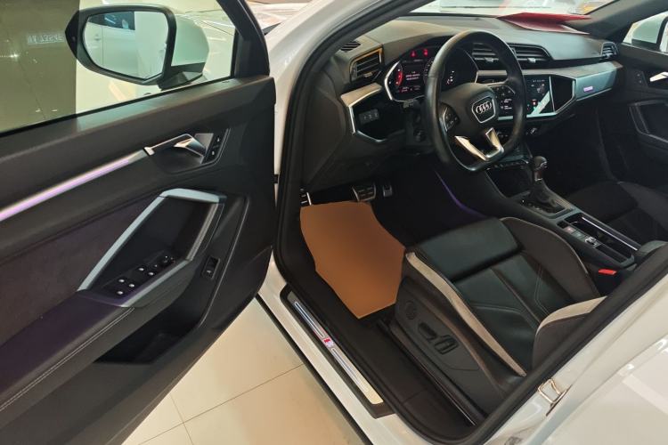 Used Audi Q3 2024 35 TFSI Ambition Dynamic Edition
