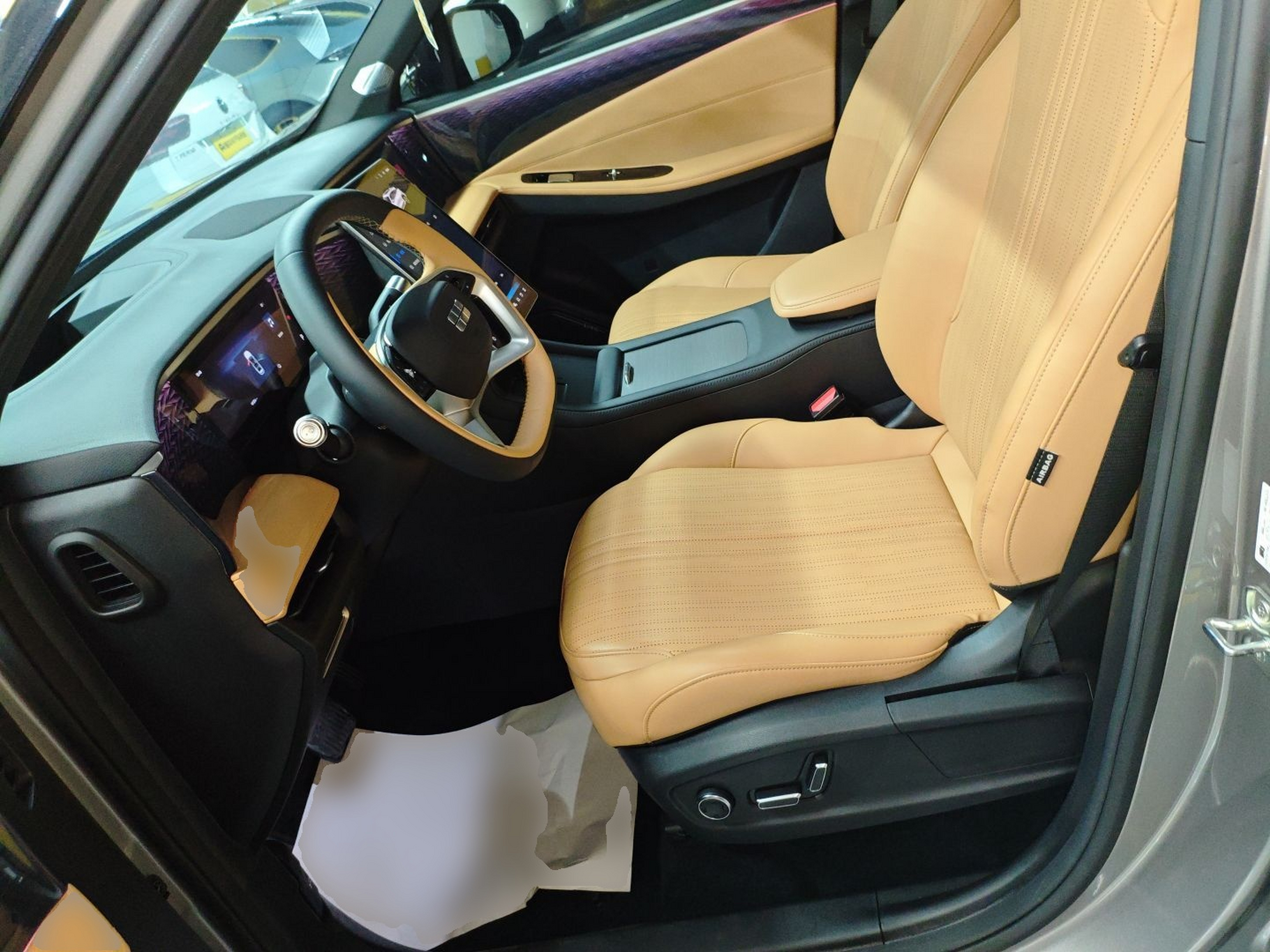 Переднее сиденье в автомобиле