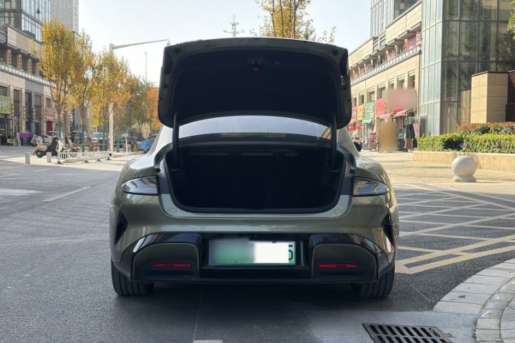 Used  SU7 2024 Rear-Drive Long-Range Intelligent Driving Version
