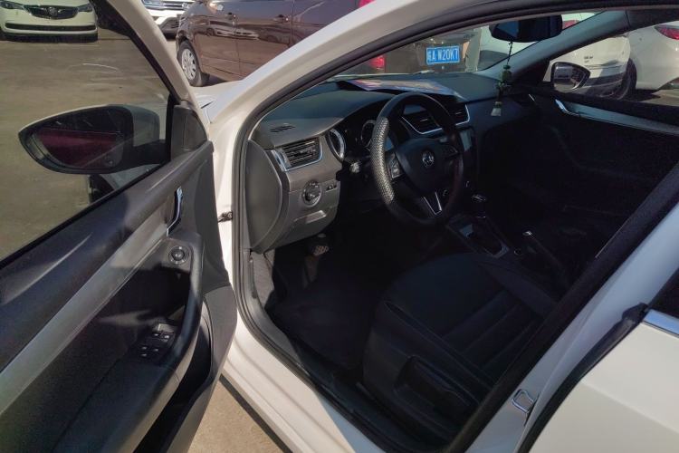 Used Skoda Octavia 2018 1.6L Automatic Luxury Edition
