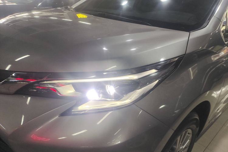 Used Toyota Sienna 2023 2.5L Hybrid Comfort Edition
