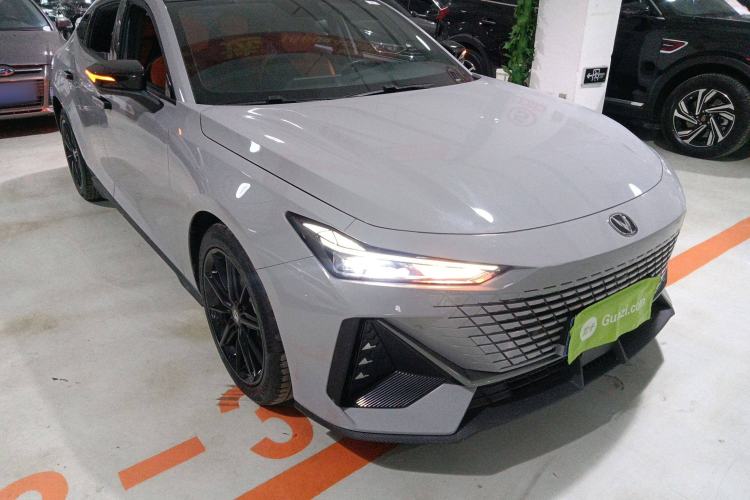 Used Changan UNI-V 2022 1.5T Prestige Version
