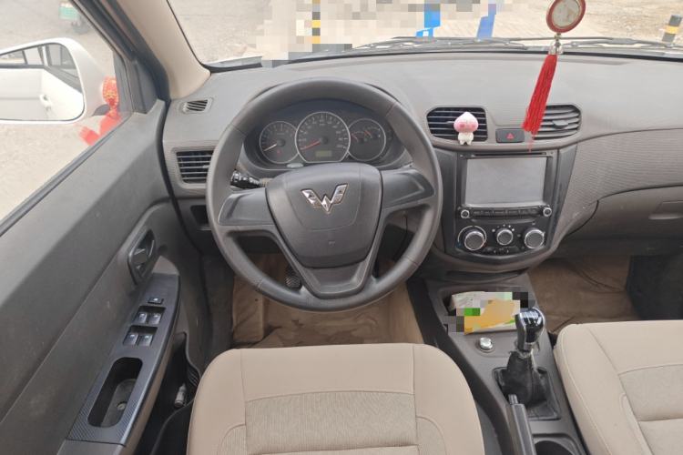 Used Wuling Hongguang 2015 1.5L S Base Model China IV
