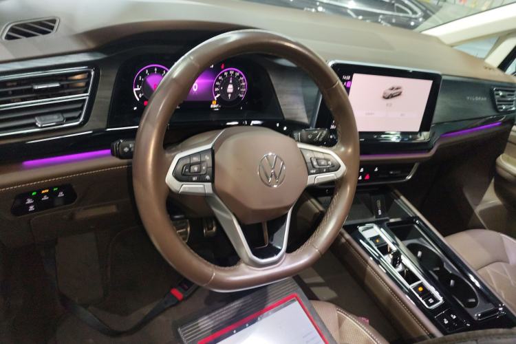 Used Volkswagen Viloran 2023 380TSI Prestige Edition
