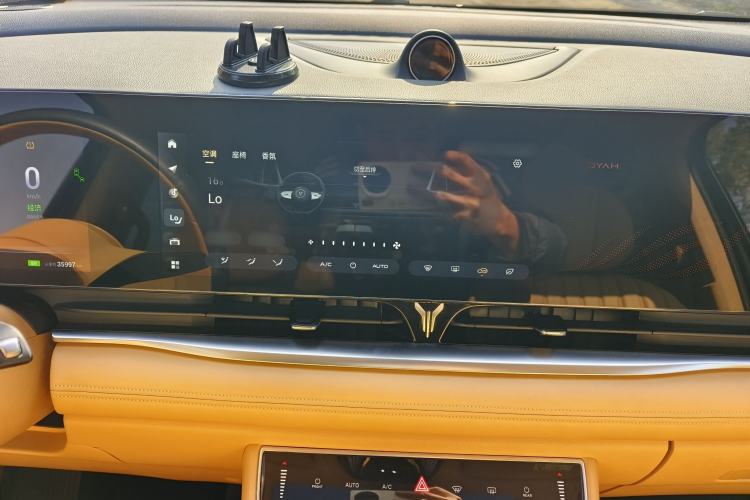 Used VOYAH Dream 2024 PHEV Ultra-Long Range Flagship Edition
