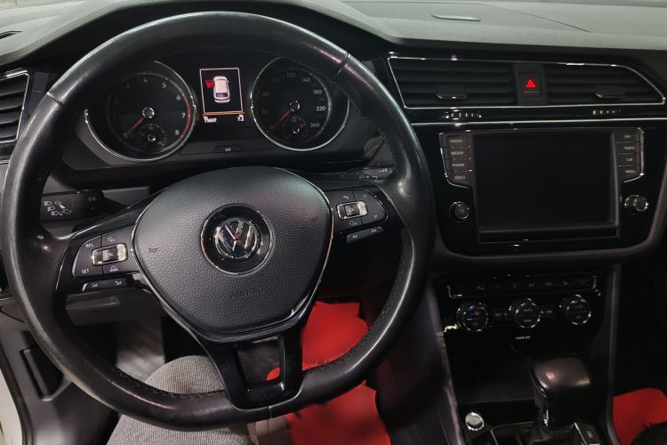 Used Volkswagen Tiguan L 2017 330TSI Automatic Two-Wheel Drive Luxury Edition
