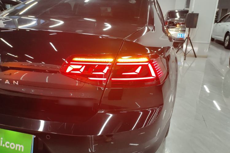 Used Volkswagen Magotan 2023 2 Million Units Limited Edition 330TSI DSG Leading Version
