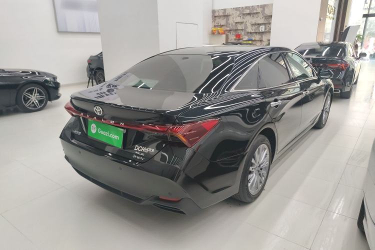 Used Toyota Avalon 2024 Dual-Motor 2.0L Premium Edition
