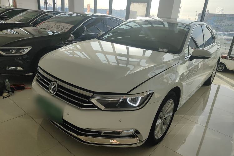 Used Volkswagen Magotan 2017 330TSI DSG Leading Model
