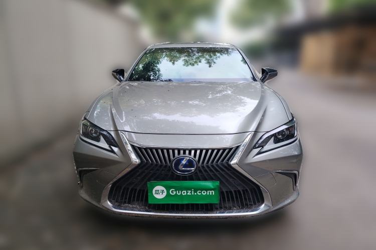 Used Lexus ES 2020 300h Premier Edition