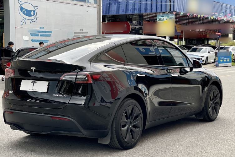 Used Tesla Model Y 2023 Rear-Wheel-Drive Version
