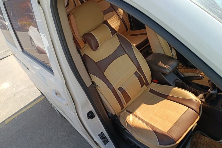 Used Wuling Rongguang V 2016 1.5L Standard Version
