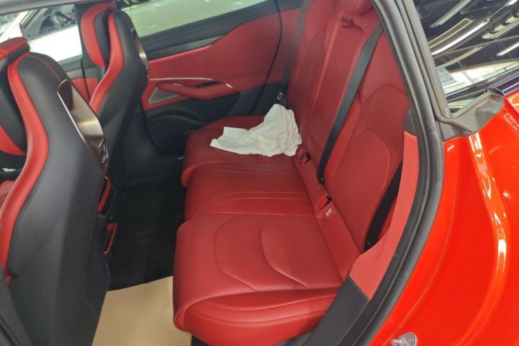 Used Xiaomi Auto SU7 2024 Four-Wheel Drive Ultra-Long Range Advanced Intelligent Driving Max Edition
