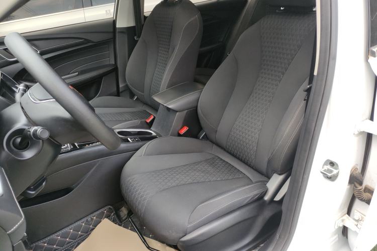Used Roewe i5 2019 1.5L Automatic 4G Connected Langyue Edition

