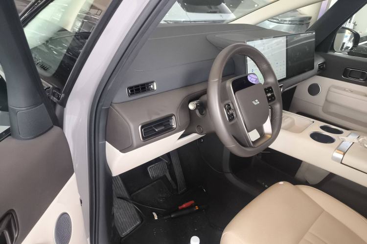 Used Li Auto MEGA 2024 Ultra Model
