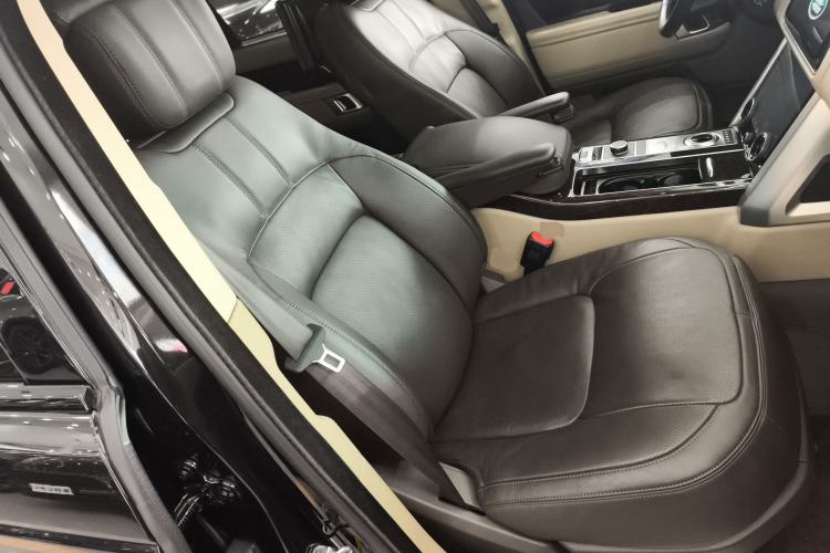 Used Land Rover Range Rover 2022 3.0 L6 400 PS Classic Extended Version