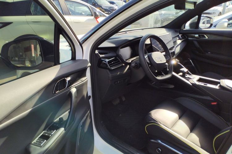 Used Lynk & Co 06 2023 Remix 1.5T Dynamic Halo
