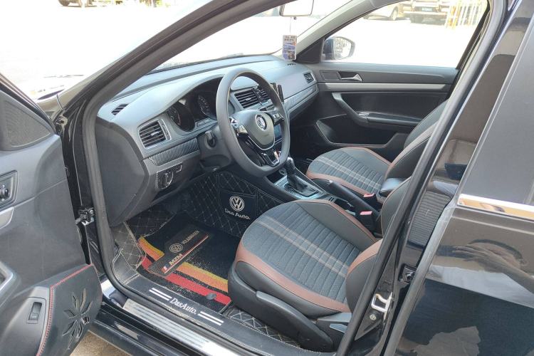 Used Volkswagen Lavida 2017 1.6L Automatic Fashion Edition
