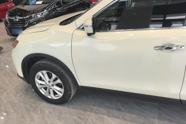 Used Nissan X-Trail 2015 2.0L CVT Comfort MAX Edition 2WD
