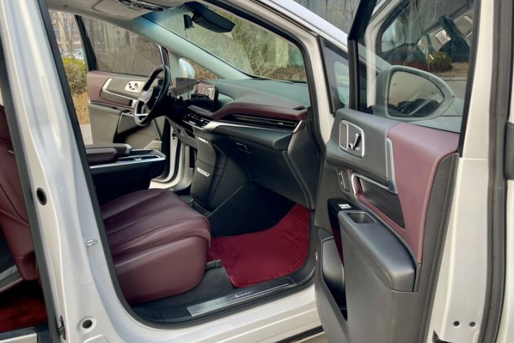 Used Buick Century 2023 2.0T Six-Seater Yinshi Edition
